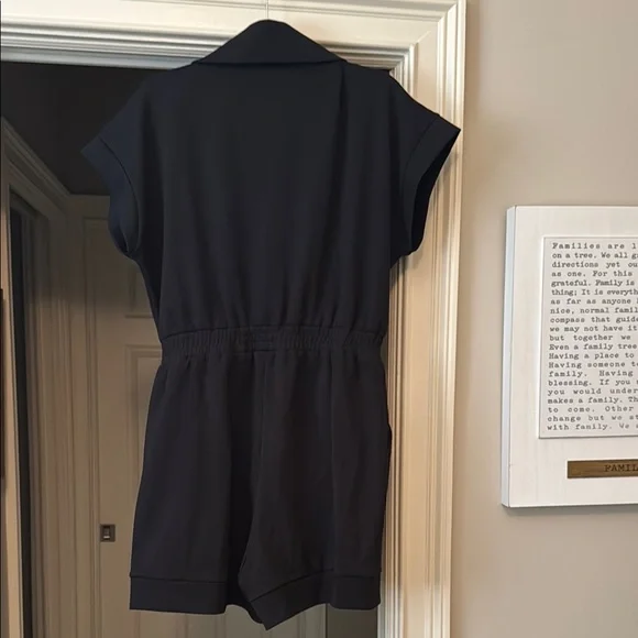 Black Short Sleeve Romper with Zipper - Picture 6 of 6